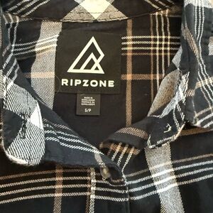 Women's Ripzone Button-Down black plaid Shirt